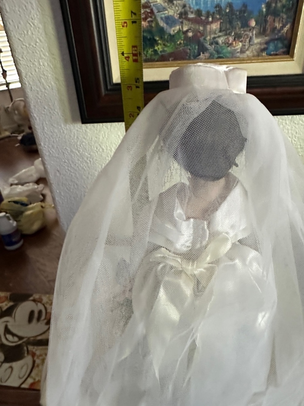 Royalton Collection - Jacqueline 1960s Porcelain Bride Doll in White Satin Gown - Picture 9 of 9